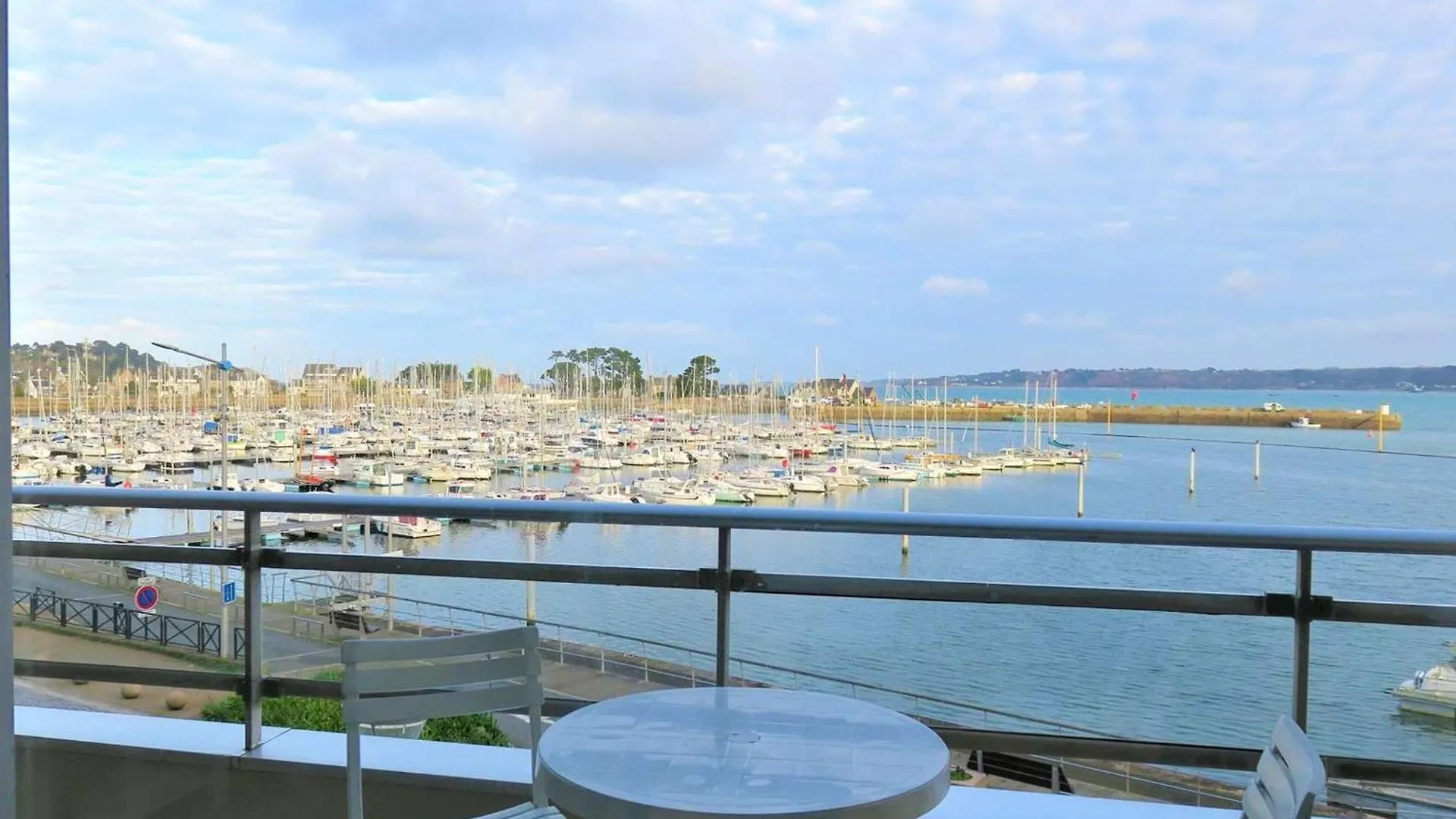 Bel Appartement 3* Avec Vue Mer, Wifi Et Parking A Perros-Guirec - Fr-1-368-219